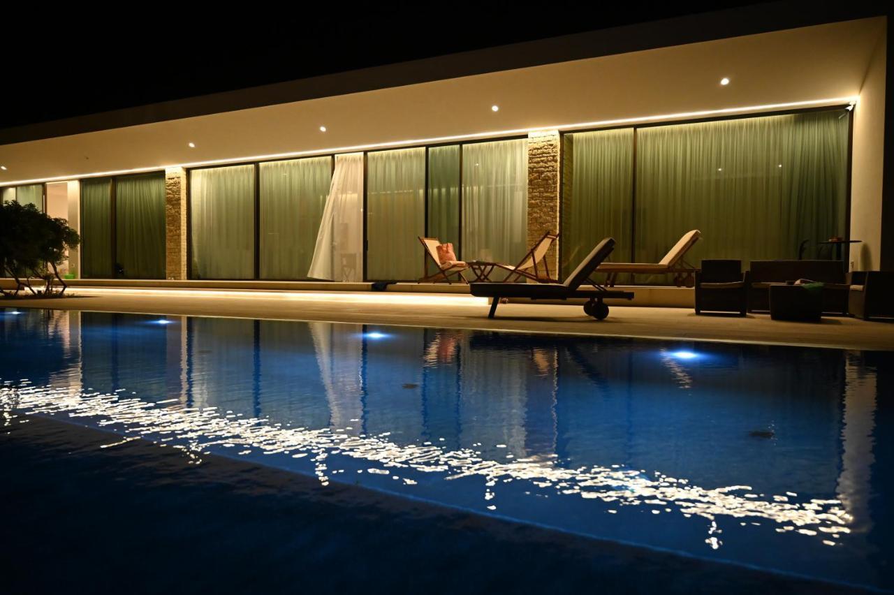 Ellas Residence Fantastic Pool Heated Kíssamos Exterior foto